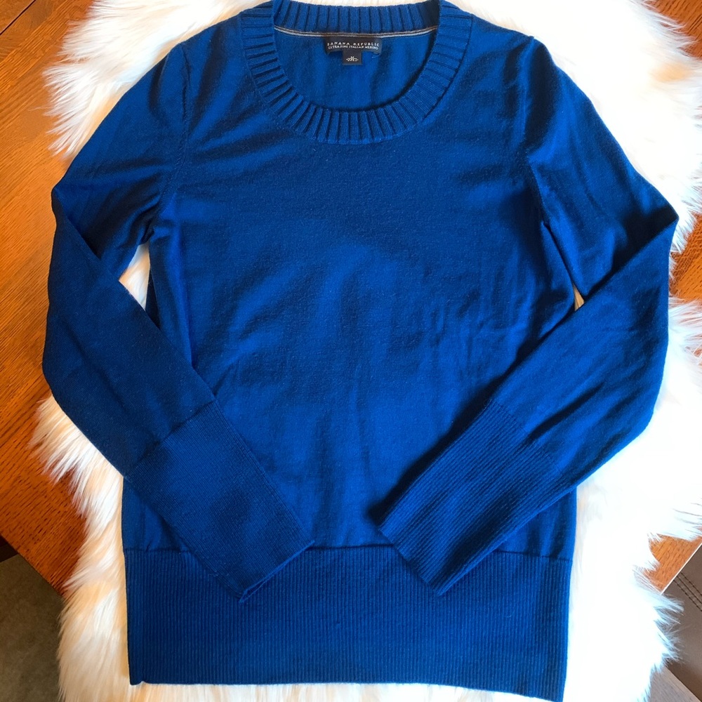 Banana Republic - image 1